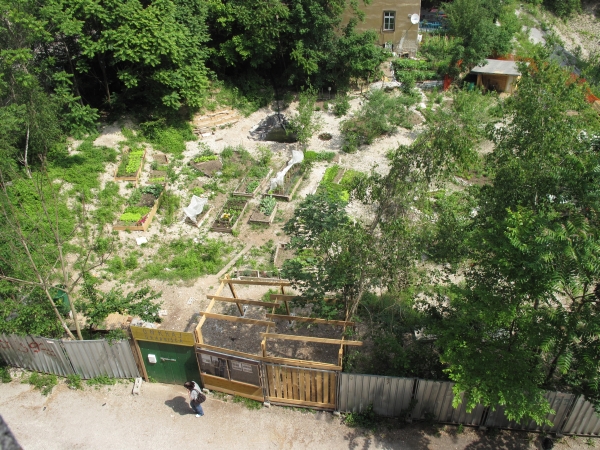 Skupnostni urbani vrt Onkraj gradbišča
